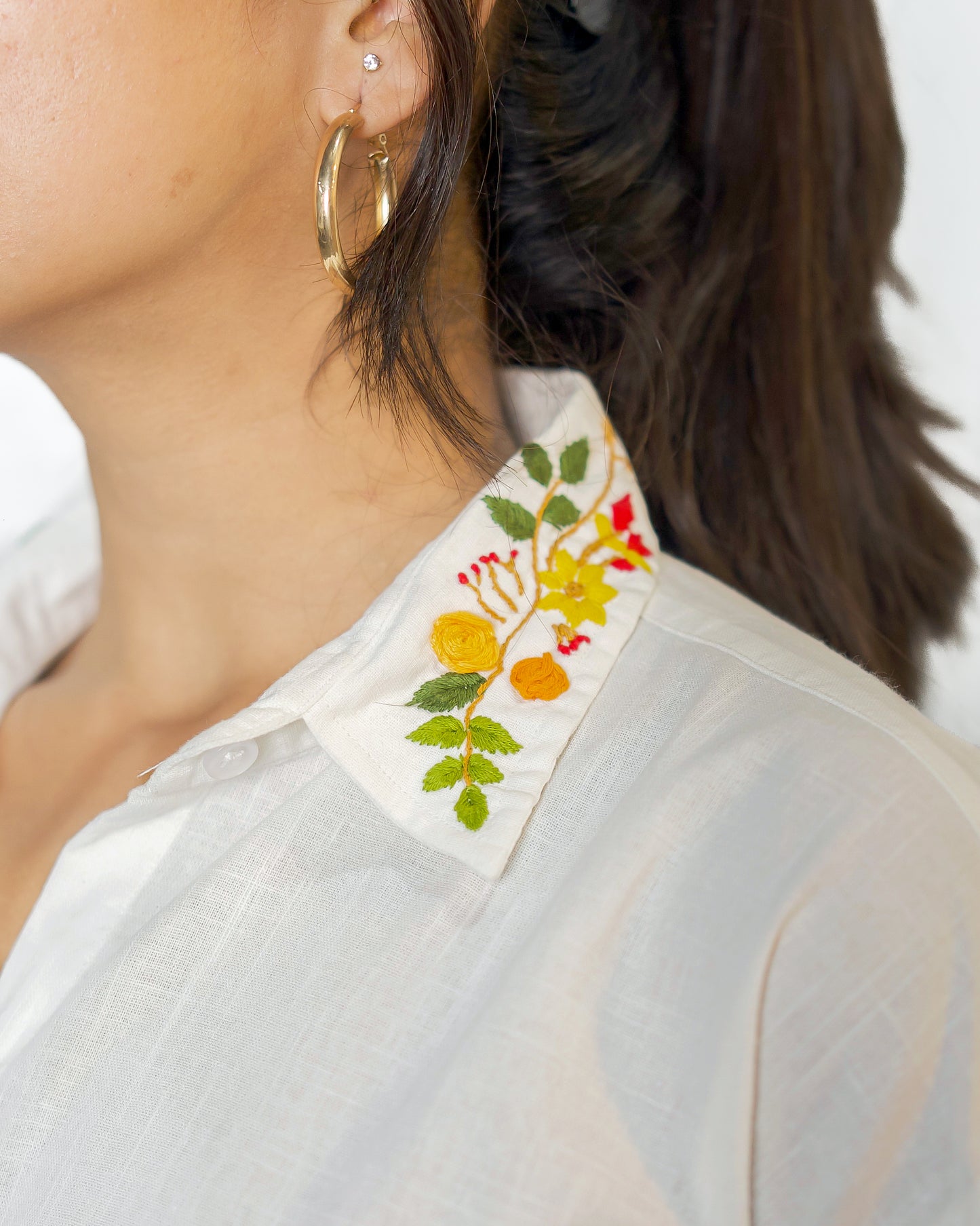 Oversized Embroided White Linen Shirt (Collar)