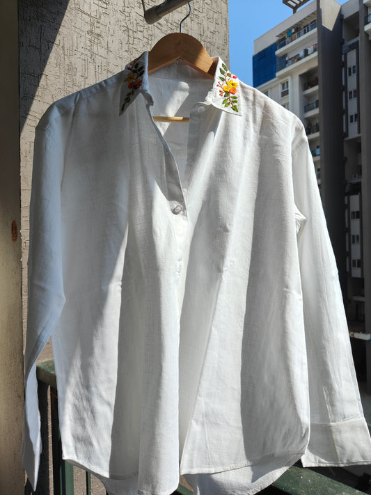 Oversized Embroided White Linen Shirt (Collar)